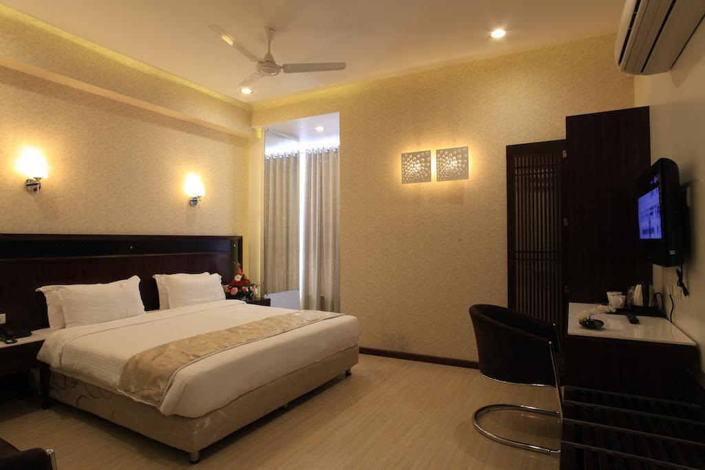 Hotel Sai Mahal Shirdi Phòng bức ảnh